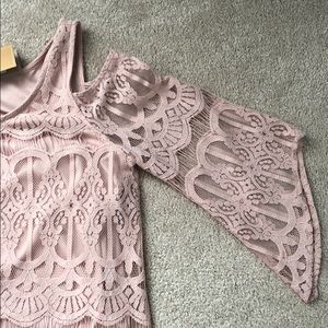 Francesca's Collections Dresses - Francesca’s Blue Rair NEW dusty rose lace dress Francesca's Collections Dresses - Francesca’s Blue Rair NEW dusty rose lace dress